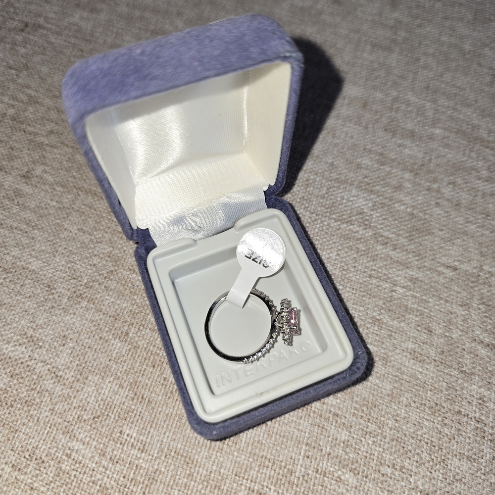 Elegant Silver and Pink Women's Ring